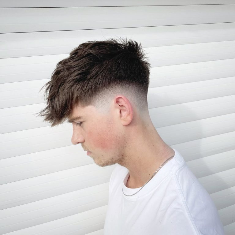 17 Best Haircuts for Men with Straight Hair